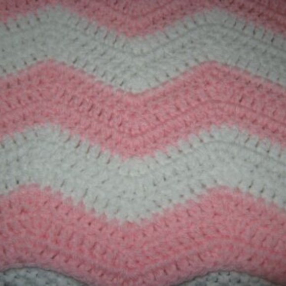 Peach And White Hand Knitted Crochet Afghan Baby Blanket Lap Throw - Picture 2 of 2